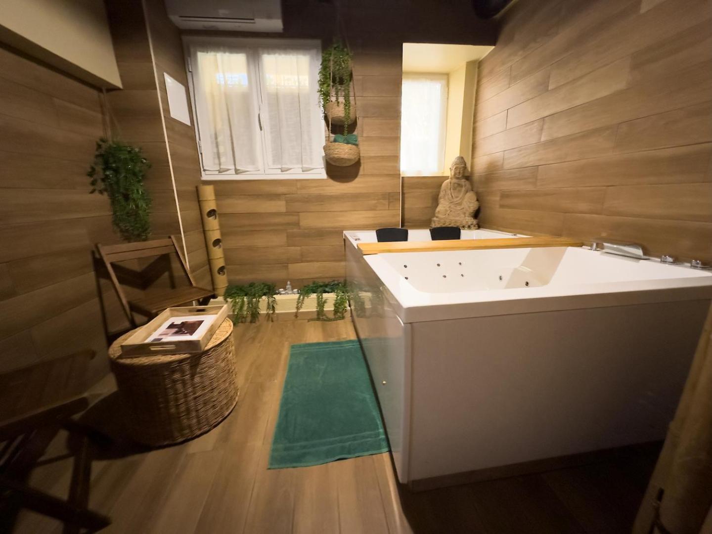 Le Balneo Jacuzzi Vieil Antibes Safranier Leilighet Eksteriør bilde